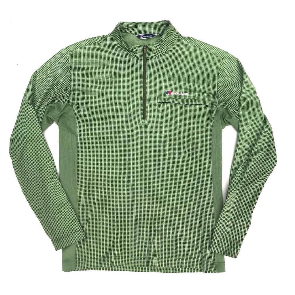 Berghaus Belfast Colour Way  Baselayer outter jacket Size Medium  PxL : 63 x 55 Cm