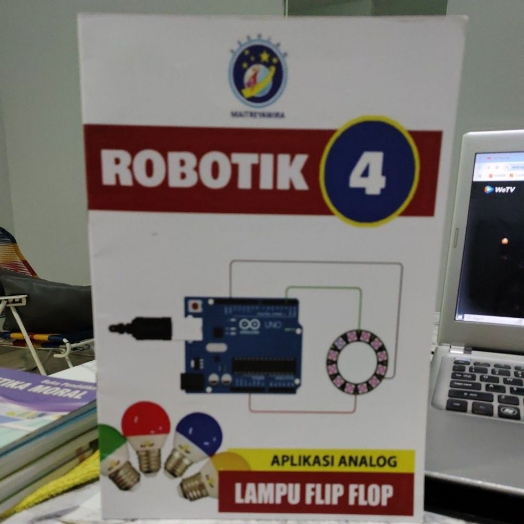 buku robotik satu paket dua pcs untuk kelas IV 4 SD sekolah maitreyawira bekas