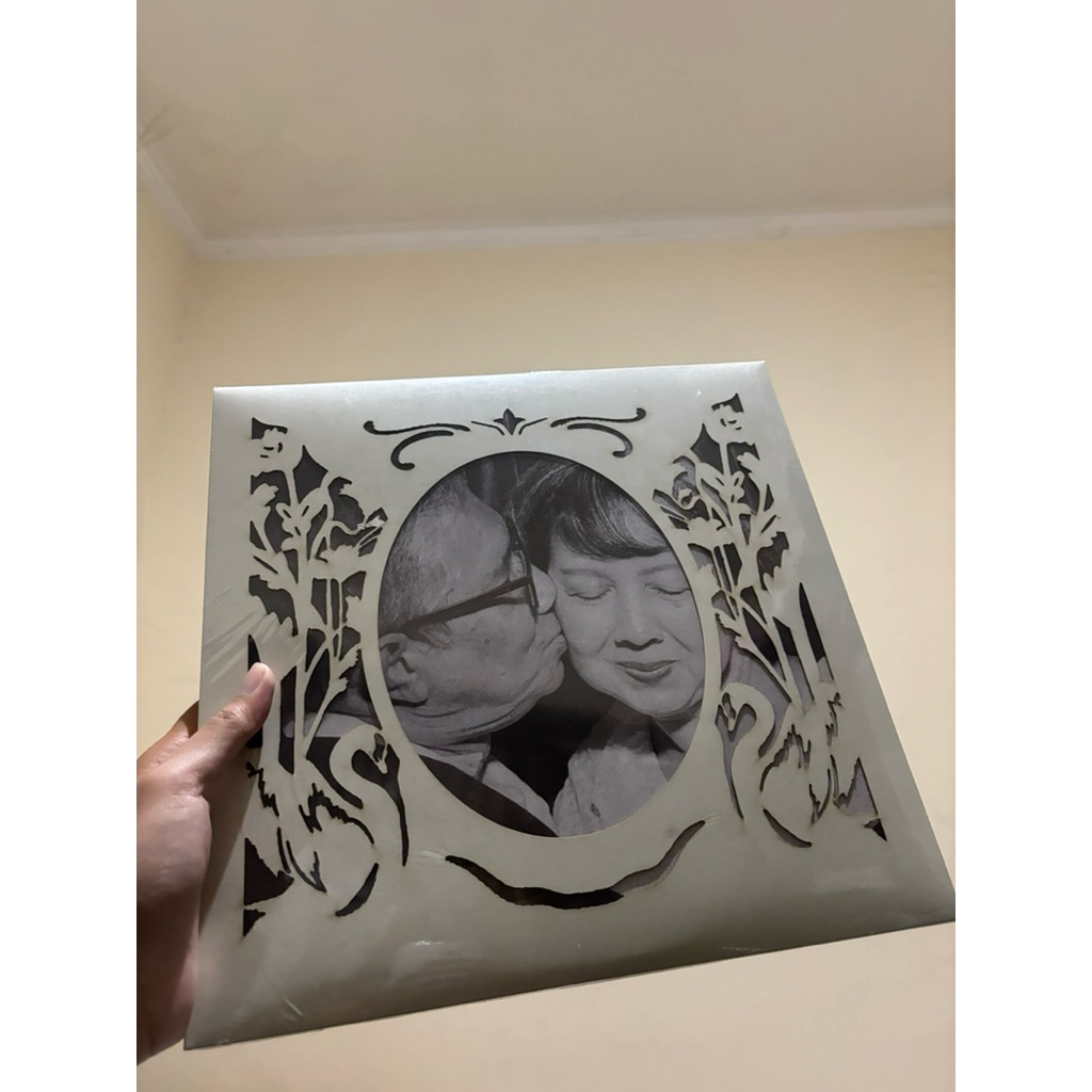 Vinyl Nadin Amizah - Untuk Dunia, Cinta, dan Kotornya