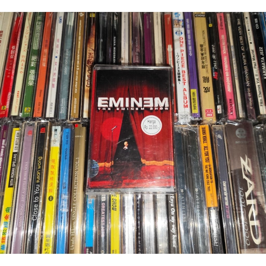 Kaset Eminem - The Eminem Show Hits Singles Without Me, Cleanin' Out My Closet, Superman, Sing for t