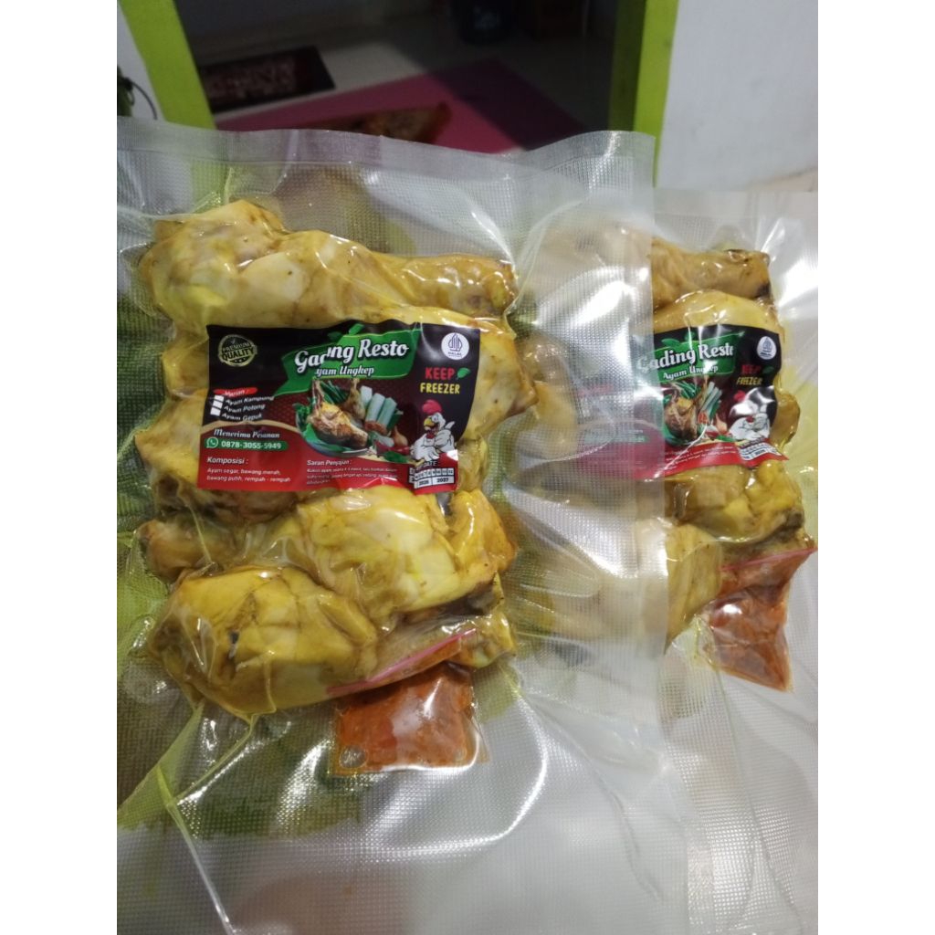 

Ayam ungkep bumbu kuning marinasi siap goreng