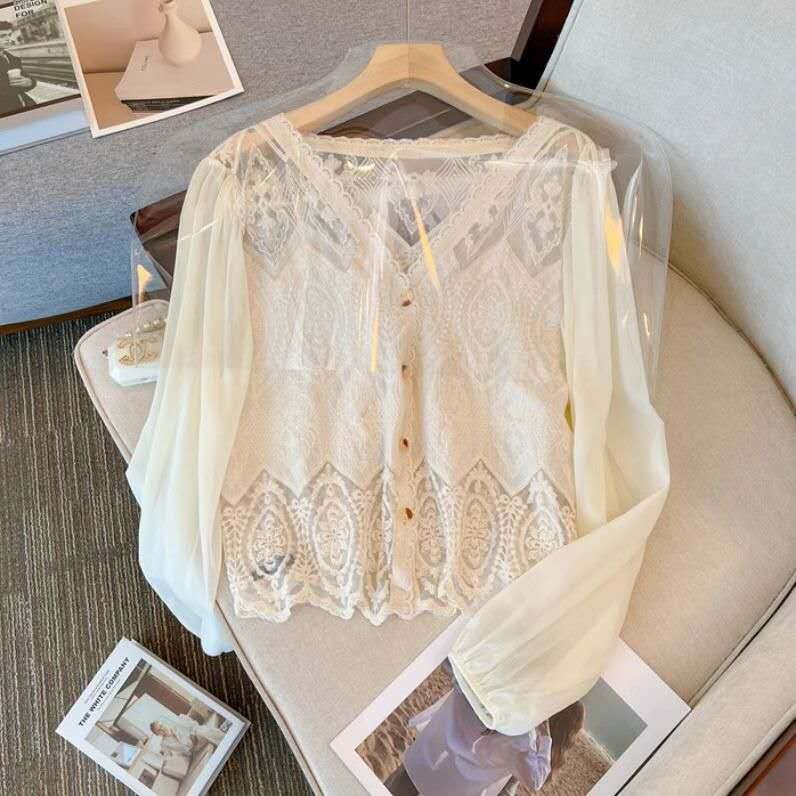 Blus Brokat Kombinasi Lengan Organza Transparan