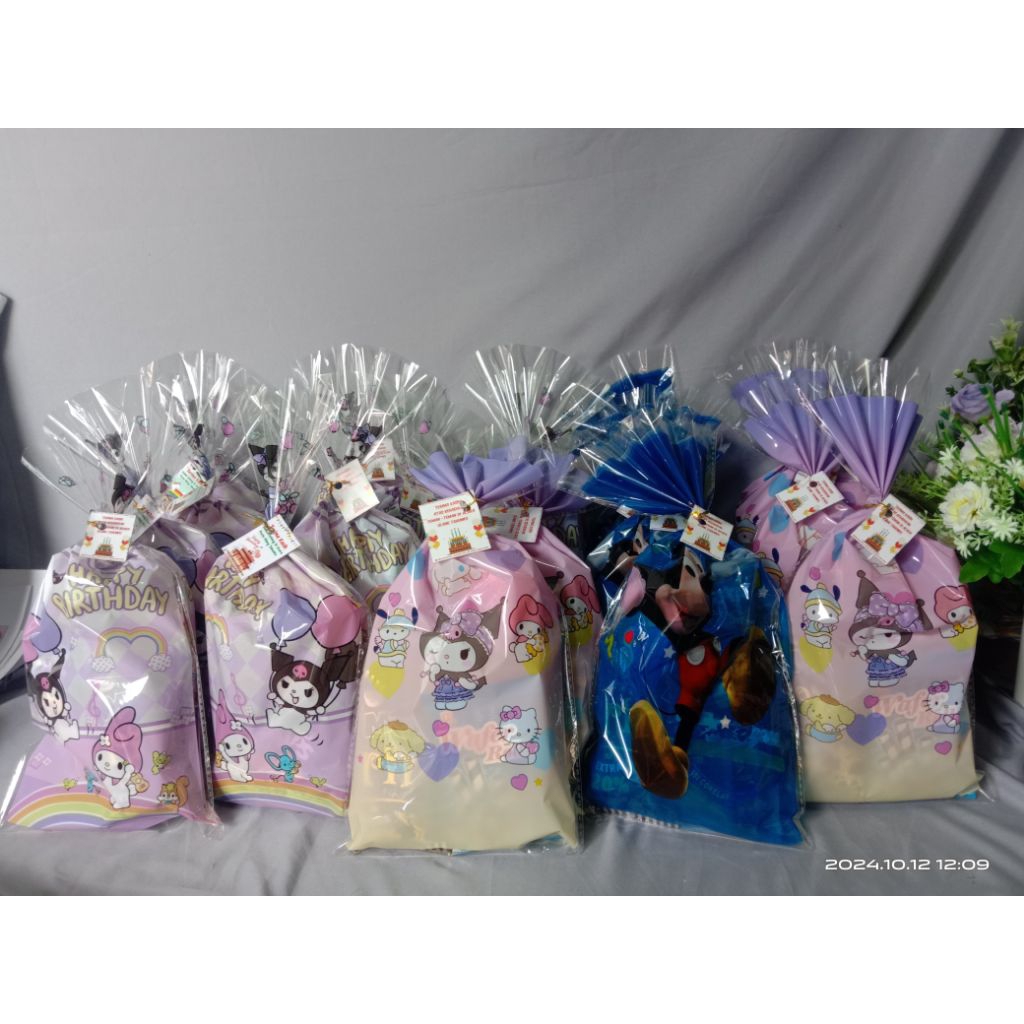 

Bingkisan Ultah/Hampers Ultah/Snack Ultah/Parcel Ultah/Tasmiyah/Aqiqah/Syukuran/Lainnya
