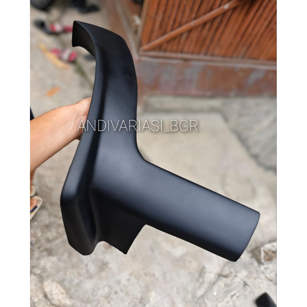 Over fender Ford Everest gen1 bagian body belakang