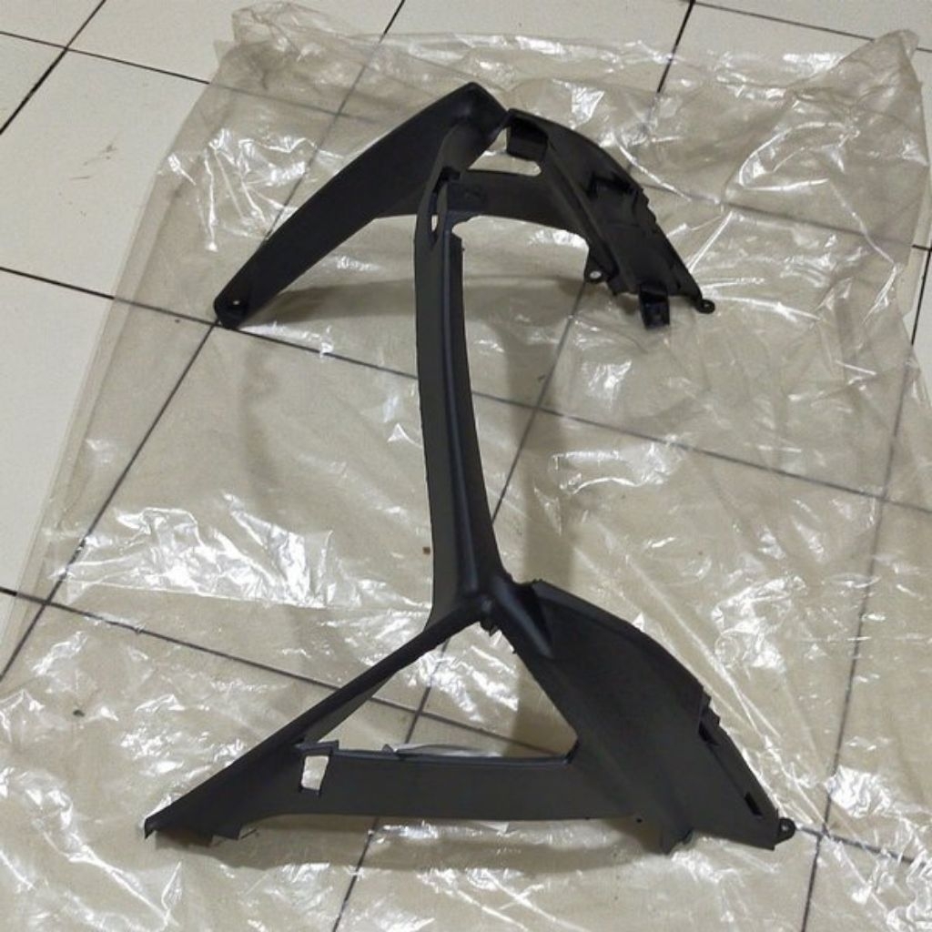 Garnis dudukan lampu depan Vario 110 fi 2014 - 2019