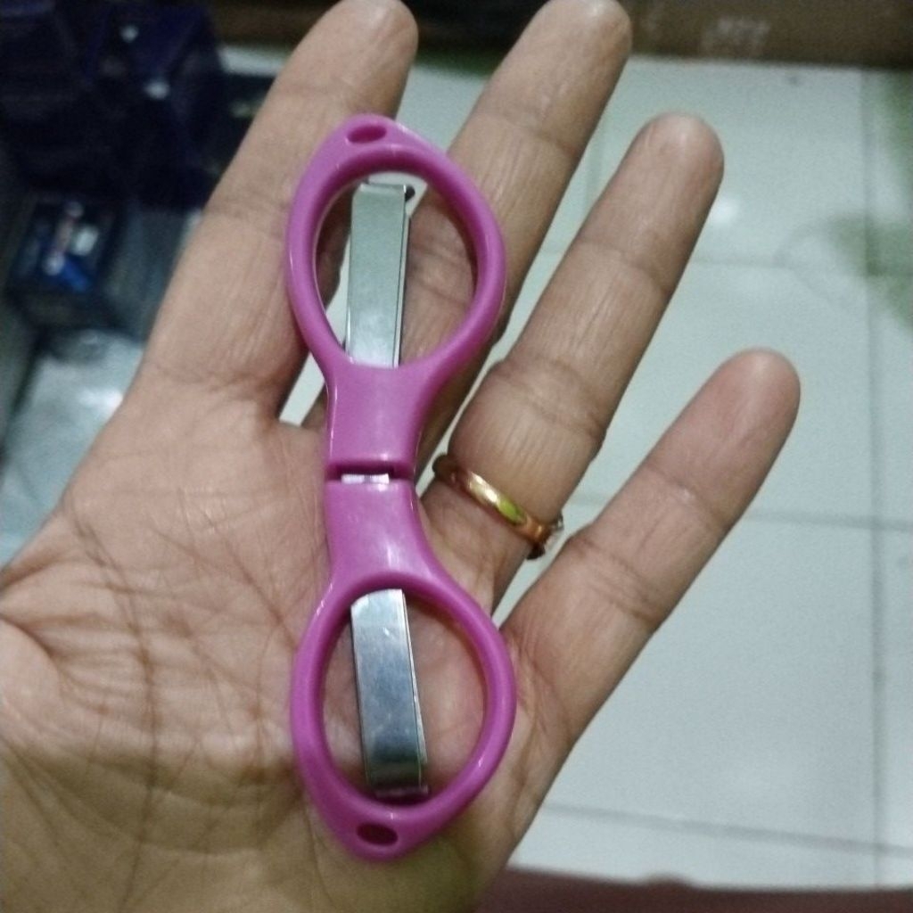 

gunting lipat mini