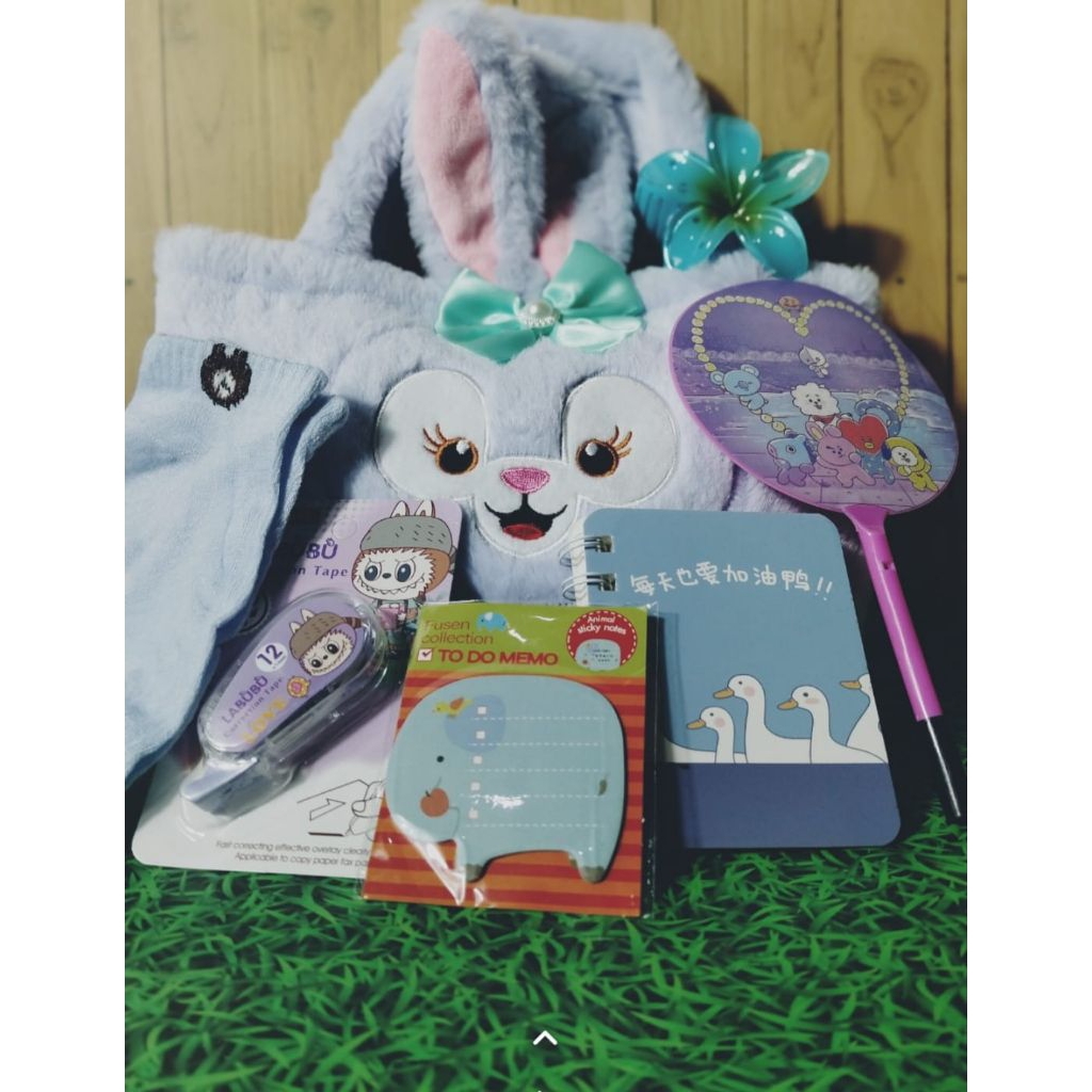 

hampers kado isinya banyak ,ekonomis ,murah gak menguras kantong