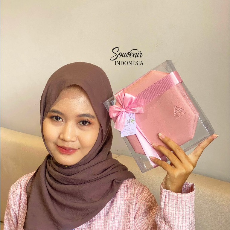 Souvenir Pernikahan Pouch Boxy Kemasan Mika Pita Souvenir Nikah Souvenir Custom
