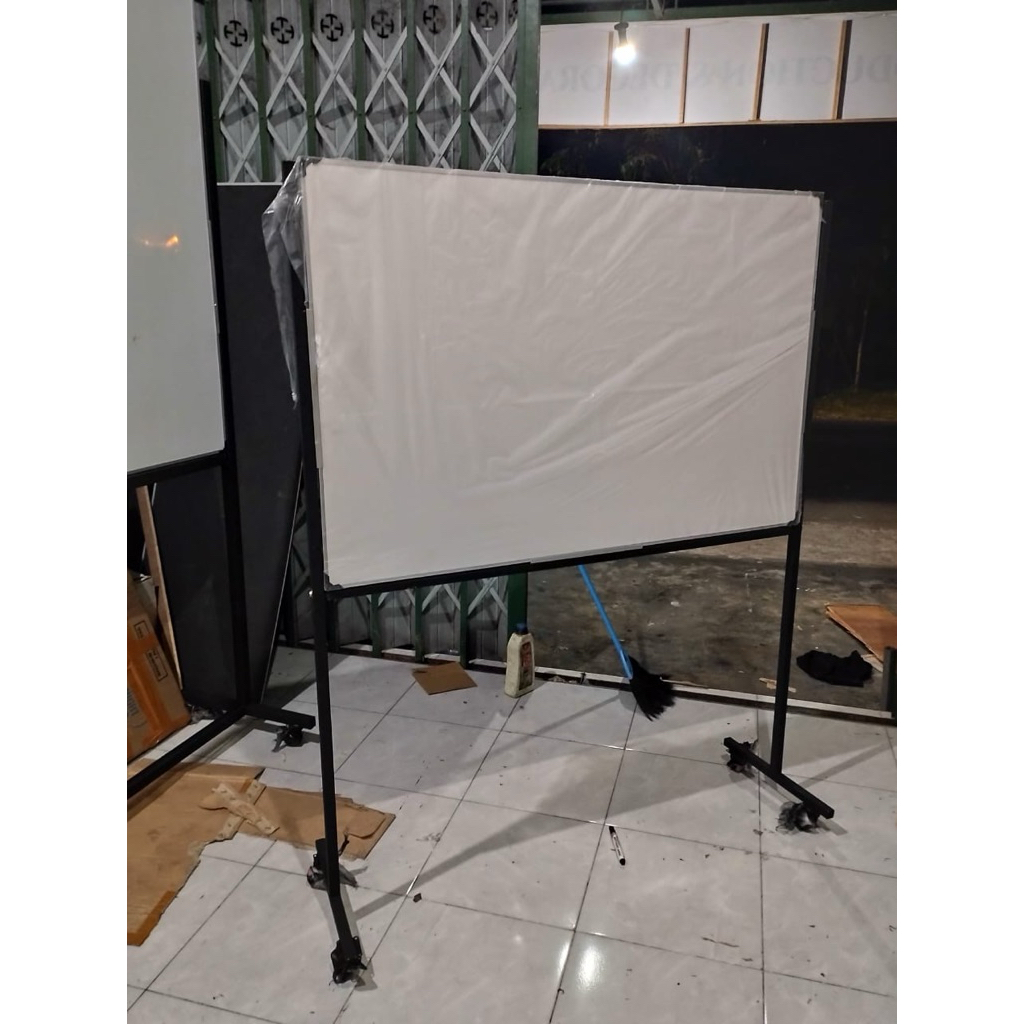 

WHITEBORD STANDING 90x120 double sided putih putih| 2 sisi putih dan putih