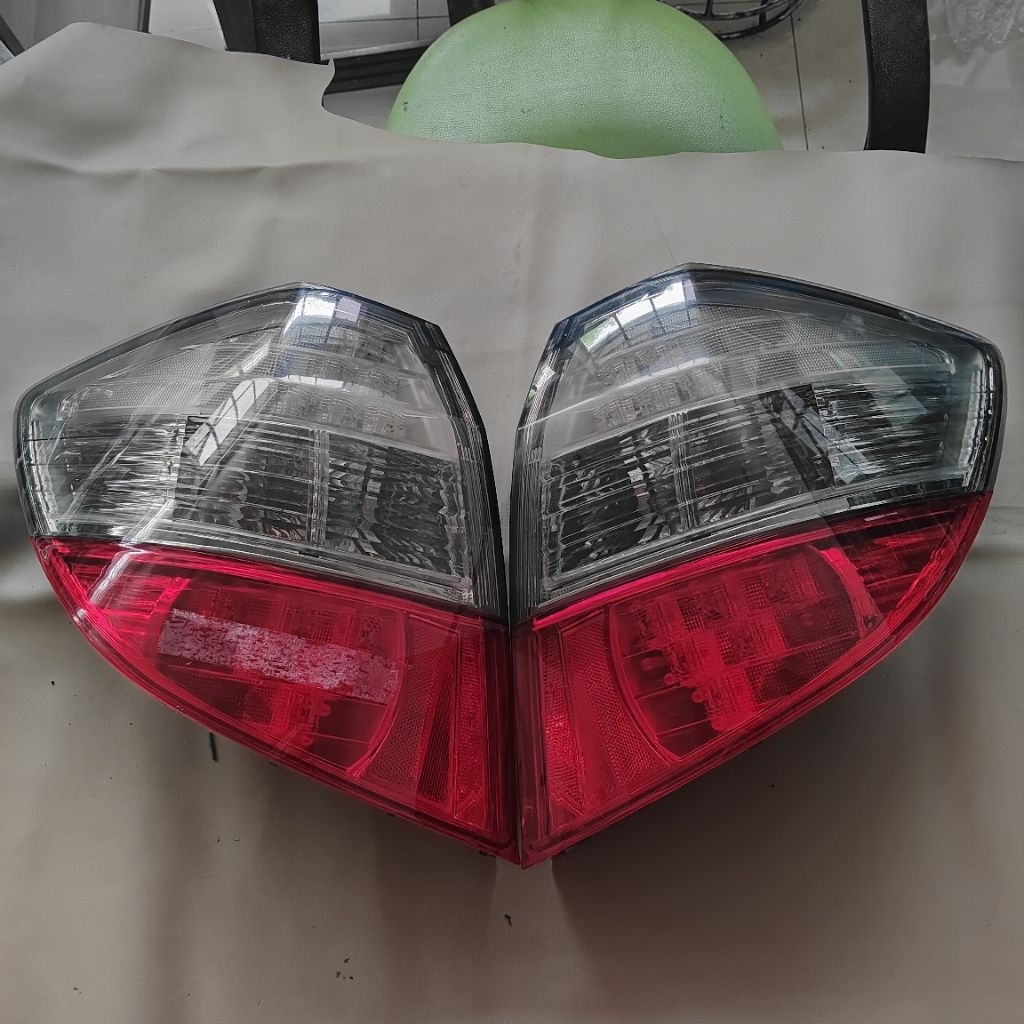 Stoplamp Honda Jazz GE 8 1 set Kanan Kiri