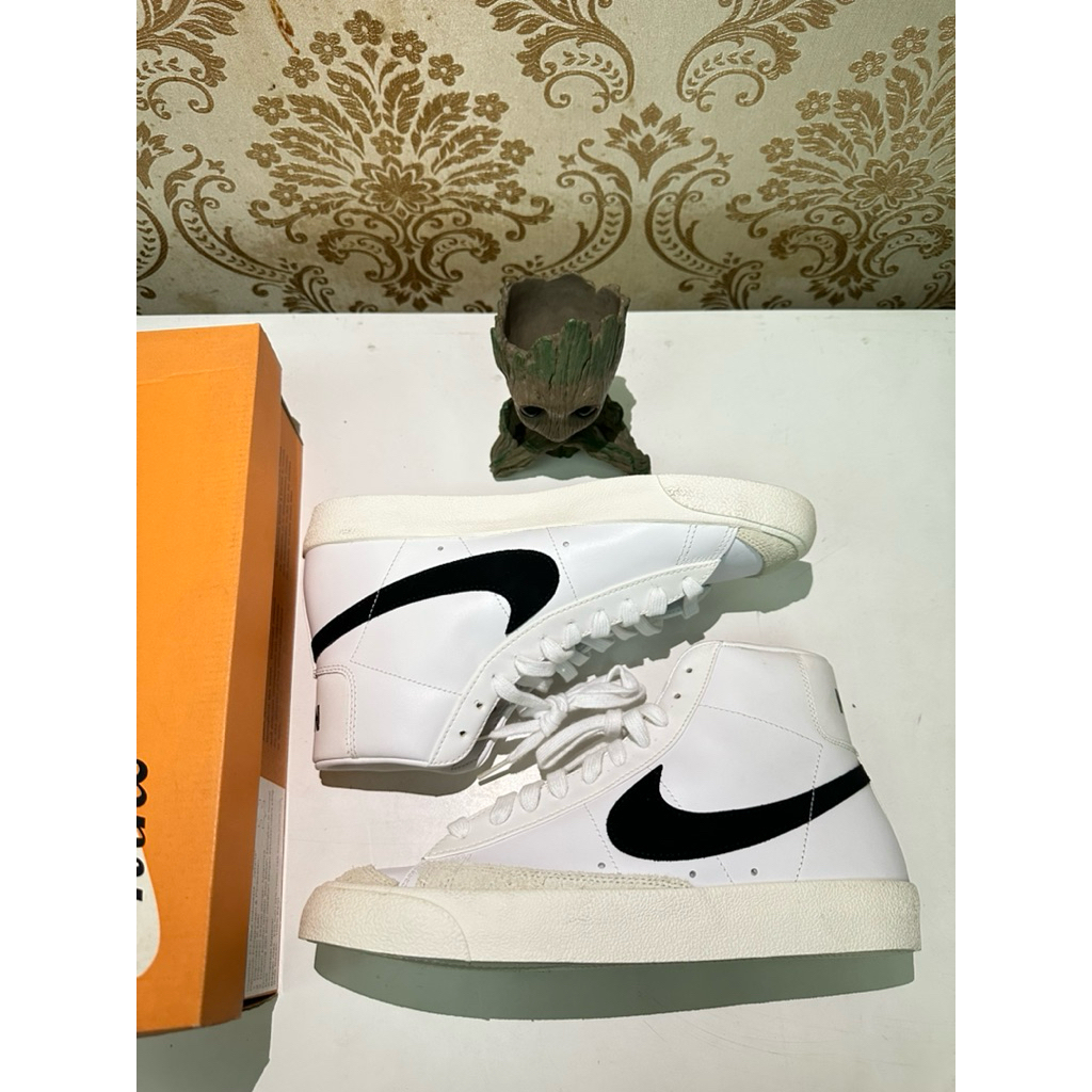 Sepatu Nike Blazer Mid 77 Vintage