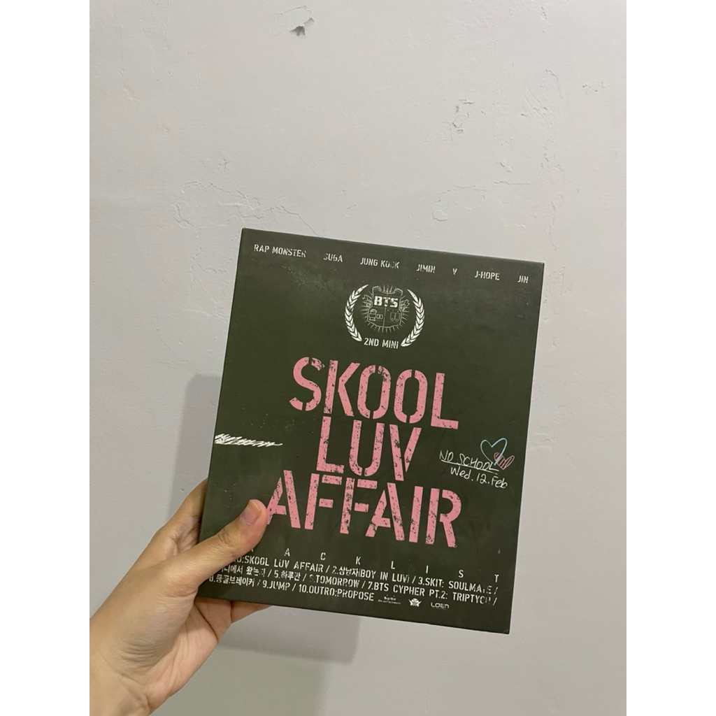 Album BTS Skool Luv Affair - Ori Bekas Tanpa Photocard, Robek 1 Foto (Khusus Medan)