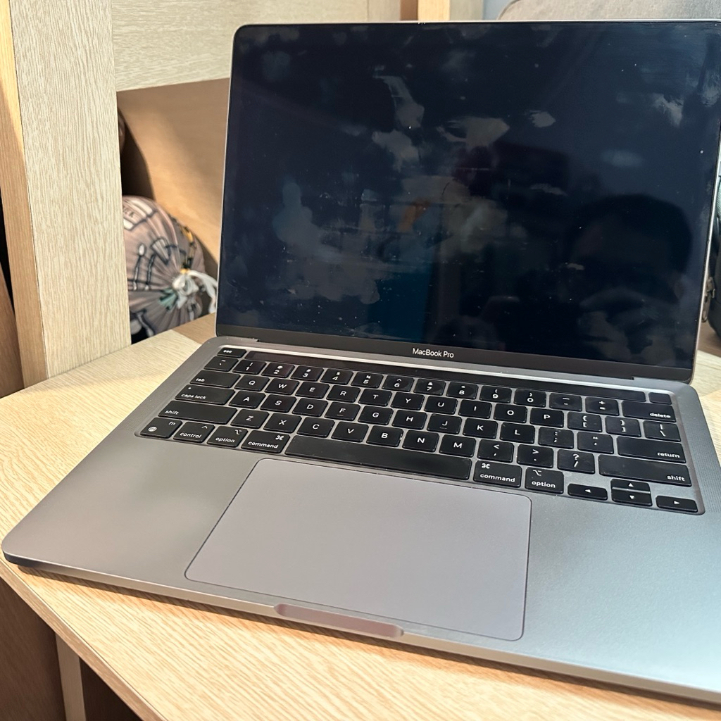 Macbook Pro Touchbar Chip M1 8GB/256GB (Mati Total)