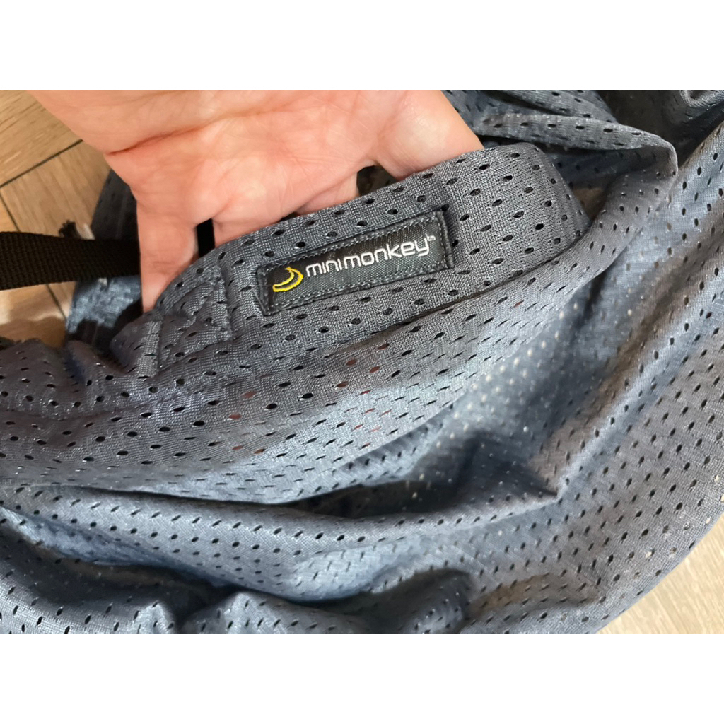 Preloved gendongan bayi Minimonkey