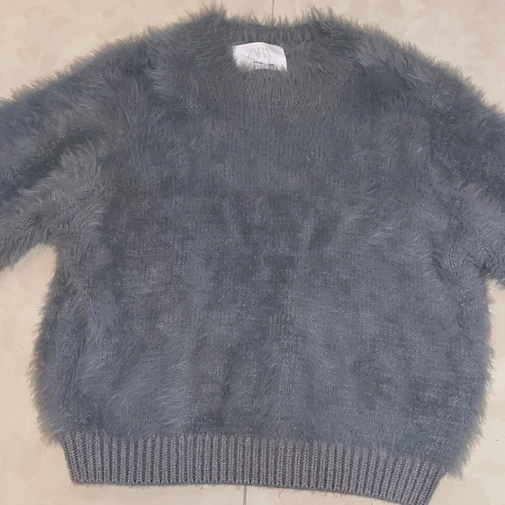 preloved Sweater Bulu ZARA