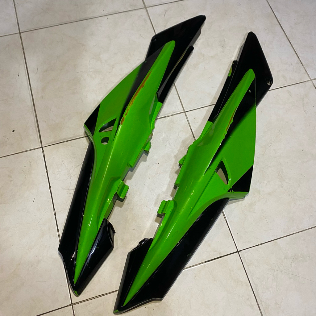 Body belakang NINJA RR OLD SE Original Gading Bukan Fiber