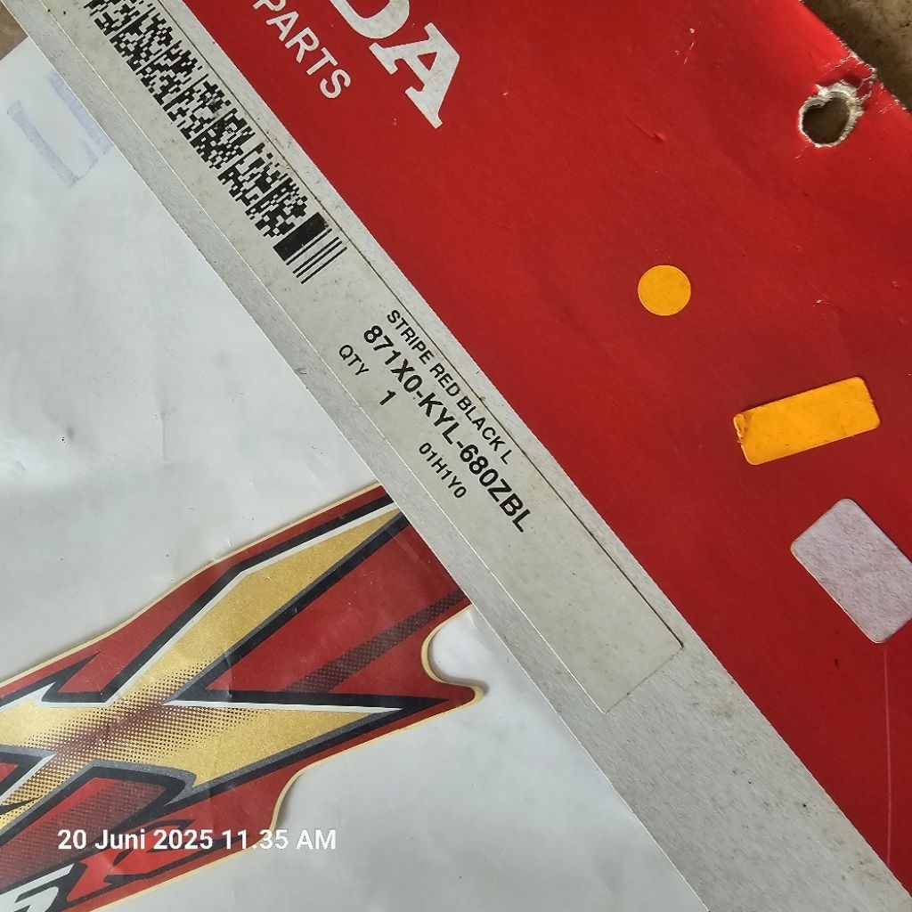 Stripe body supra X125 Fi batman 2011 kiri. 871X0-KYL-680ZBL