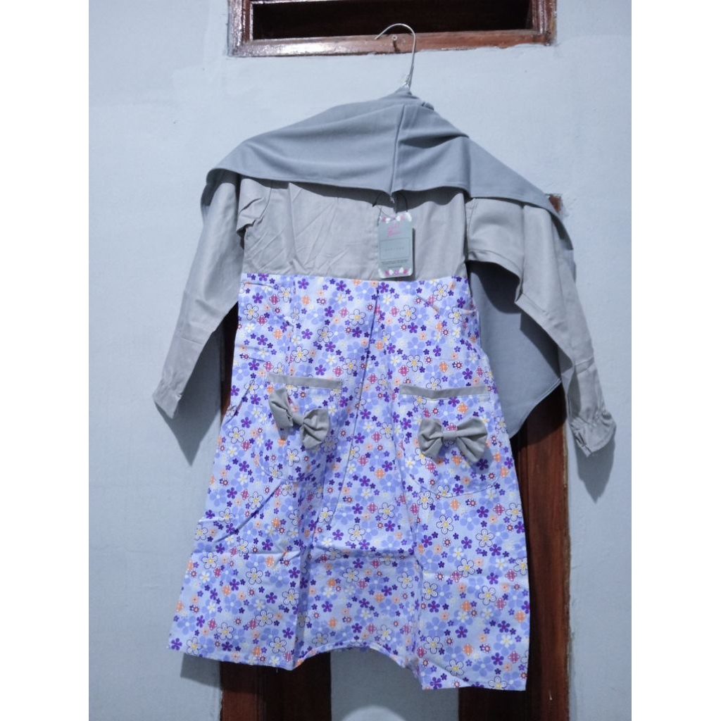 Gamis anak perempuan motif bunga warna abu