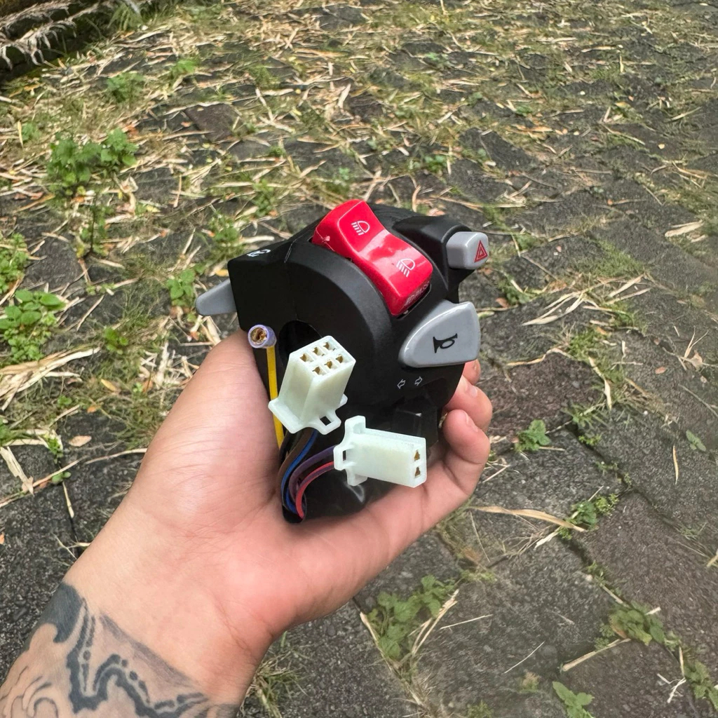 SAKLAR KIRI VIETNAM VARIO 125 150 NEW 2018-2025 PIW PIW PLUS HAZARD HOLDER SAKLAR VARIO NEW 125 150