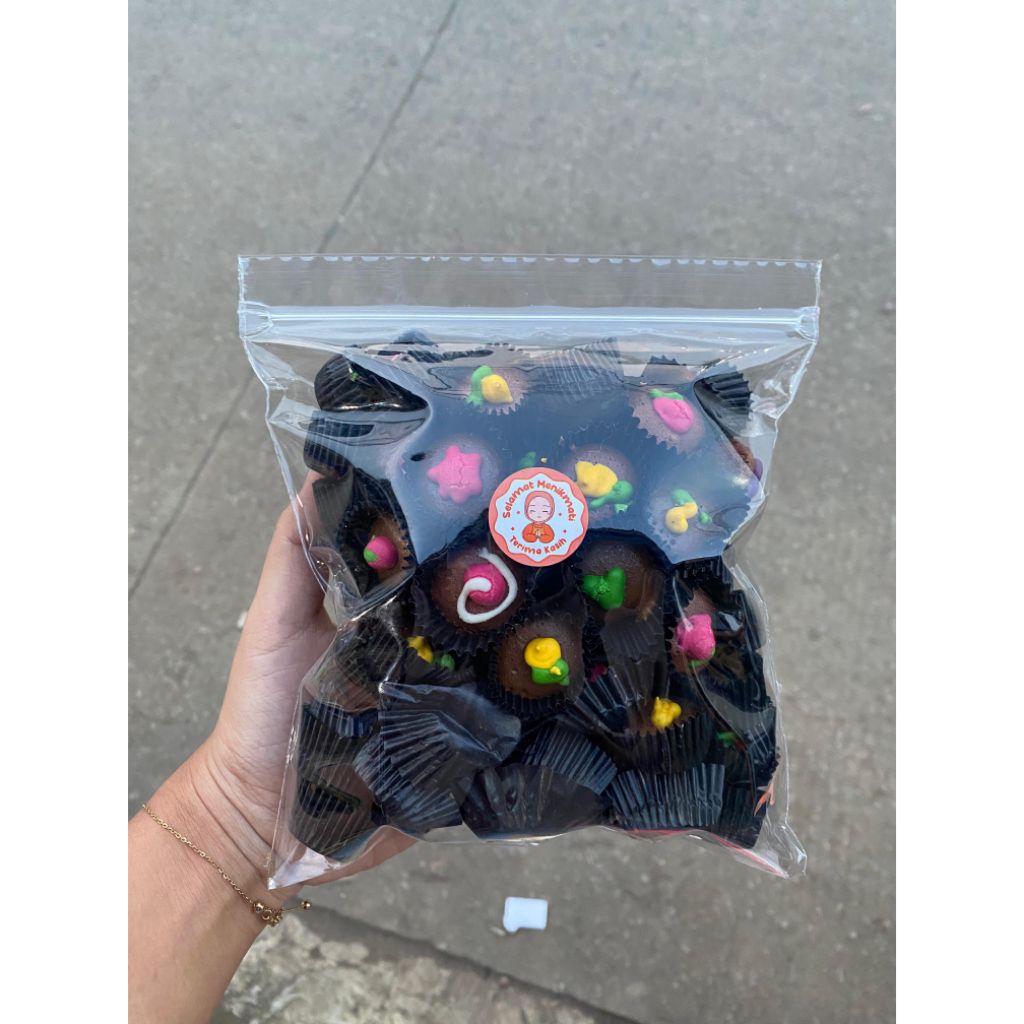 

Biskuit Brownis karakter 150gr Kemasan