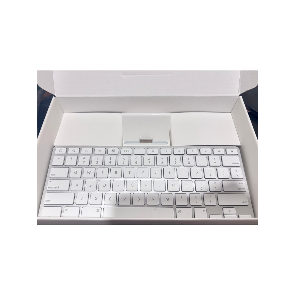 Apple ipad keyboard dock model A1359