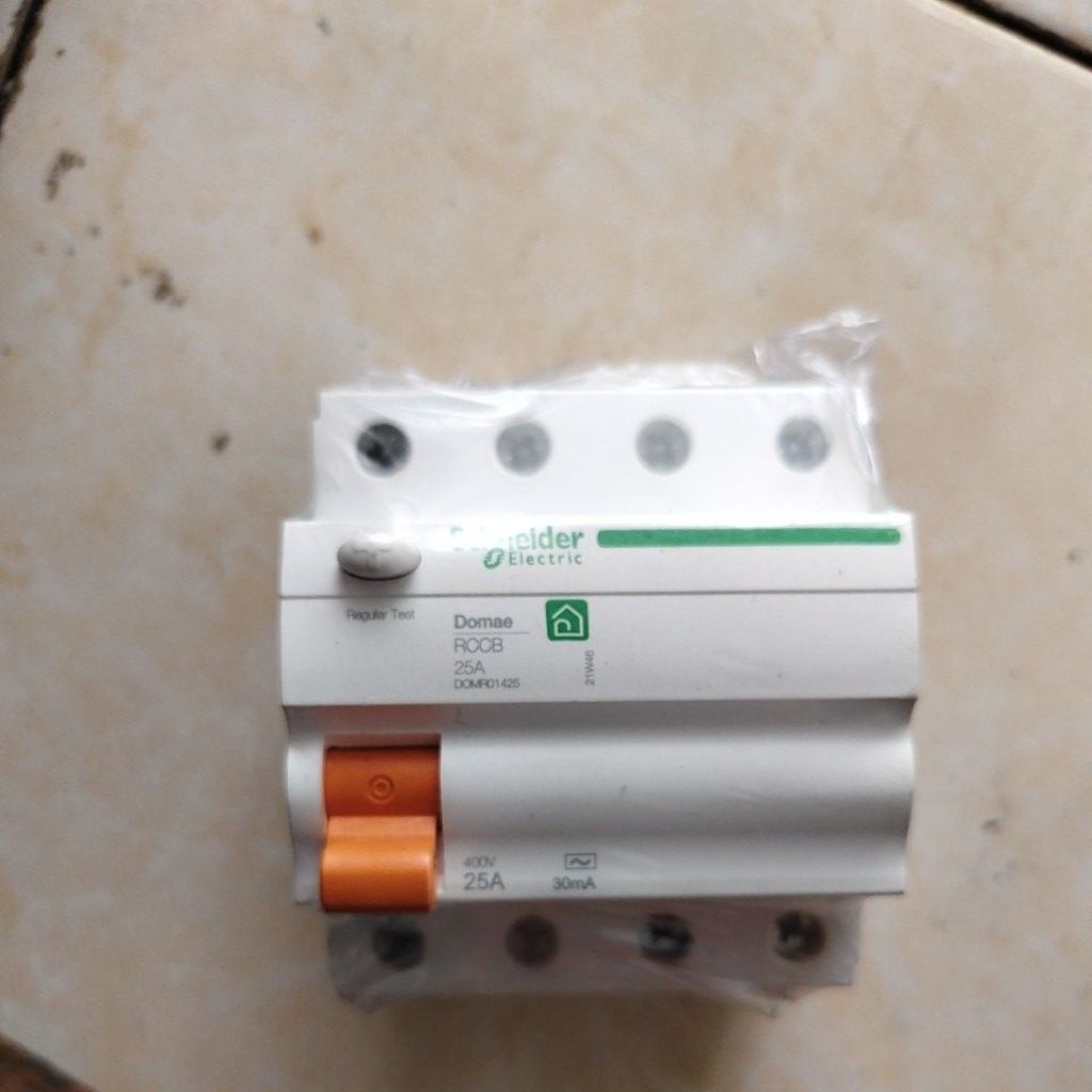 RCCB SCHNEIDER DOMAE 25A 30mA