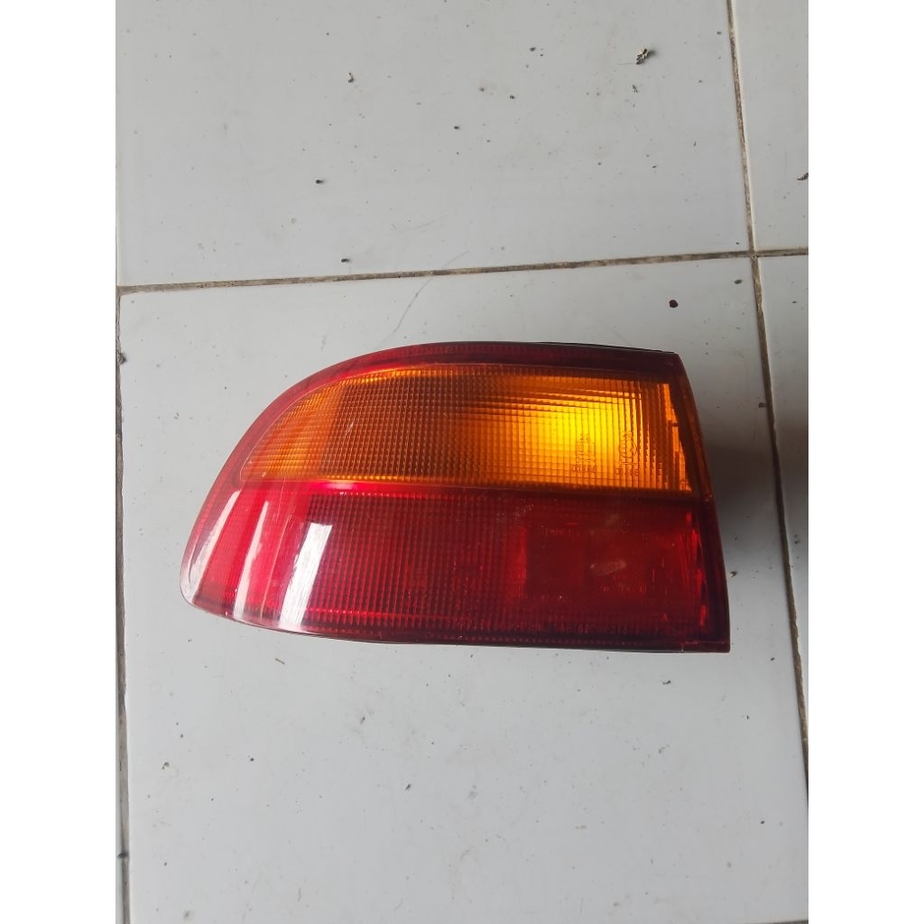 Lampu belakang Honda Civic Genio 96(kiri)