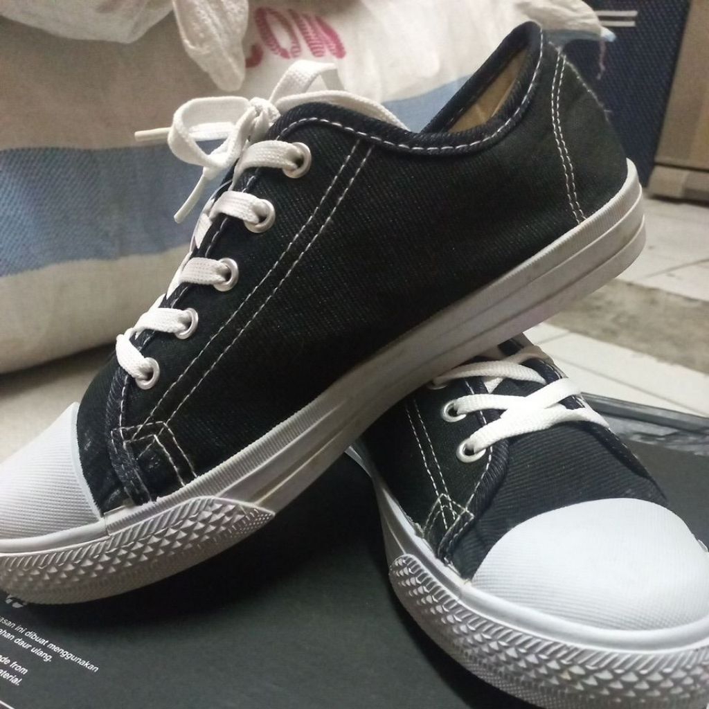 Sepatu Sneakers Pria Wanita Modis Spicer 1025