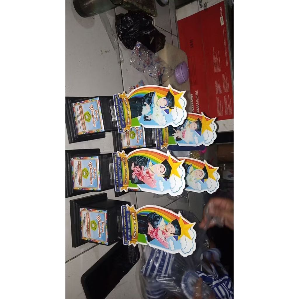 vandel piala akrilik  wisuda costume