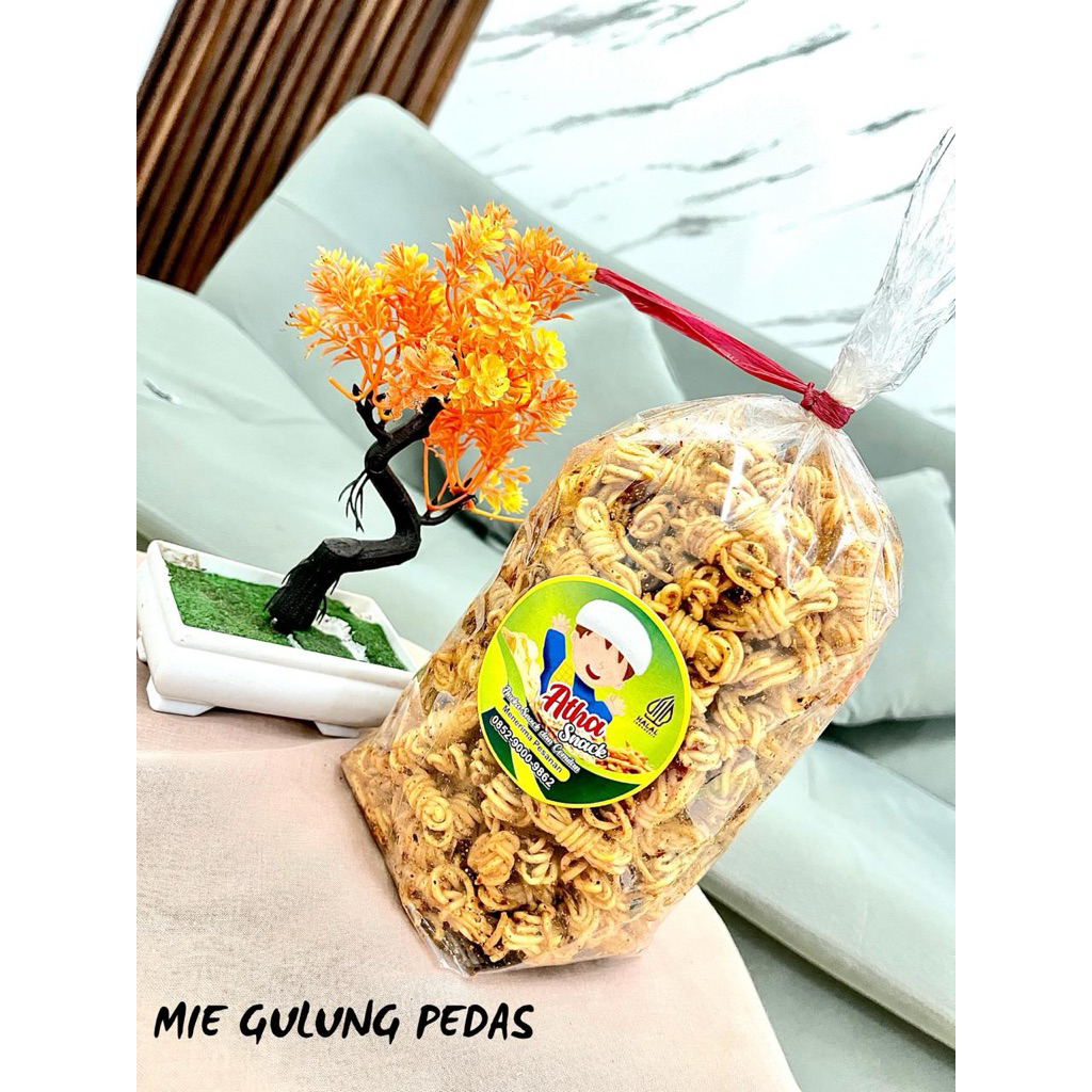 

CEMILAN MIE GULUNG PEDAS