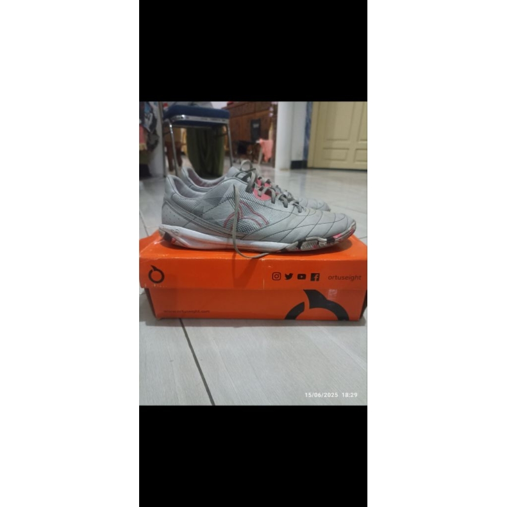 sepatu futsal second