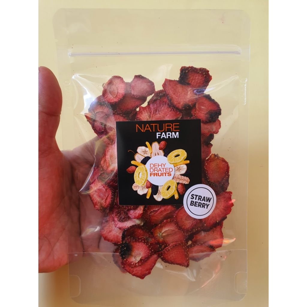 

Nature Farm Premium Dried Strawberry - Stroberi iris kering garnish - resin - tea - infused tea