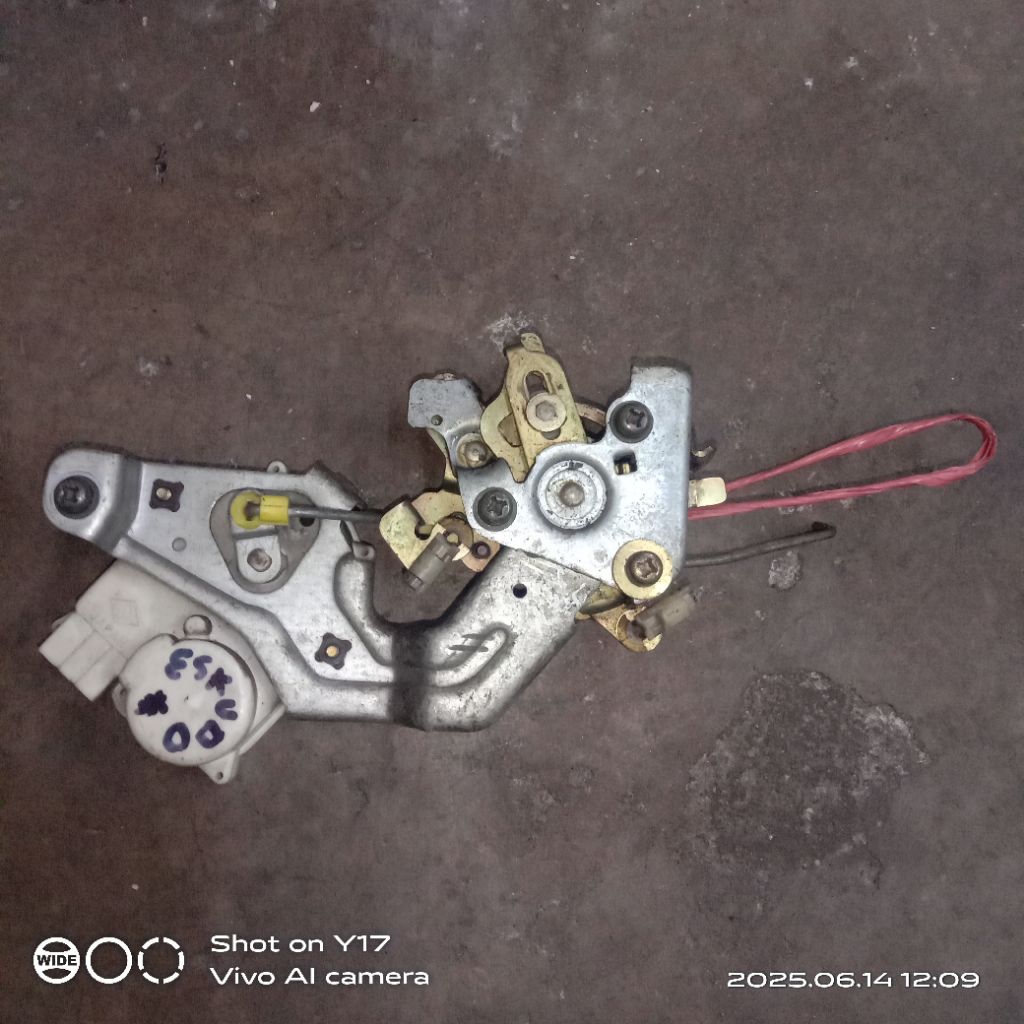 DOOR LOCK PINTU BELAKANG BAGASI SUZUKI VITARA ESCUDO SIDEKICK ORIGINAL