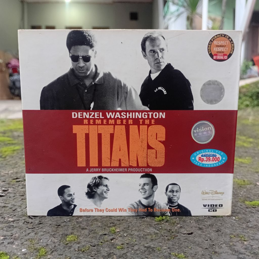 VCD Remember the Titans (2000) Teks Indonesia Original Walt Disney Pictures VideoCD