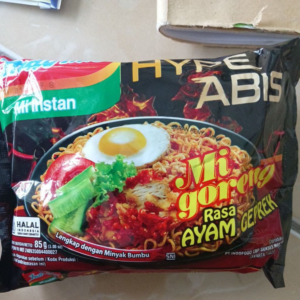 

indomie goreng ayam geprek