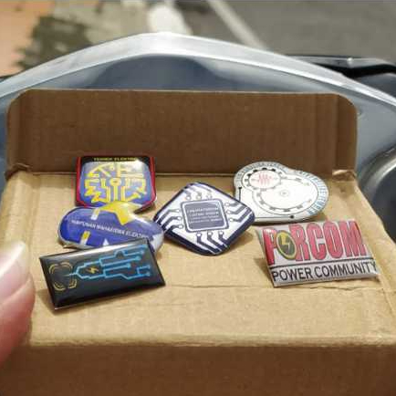 PIN CUSTOM RESIN FIBERGLAS BAHAN KUNINGAN