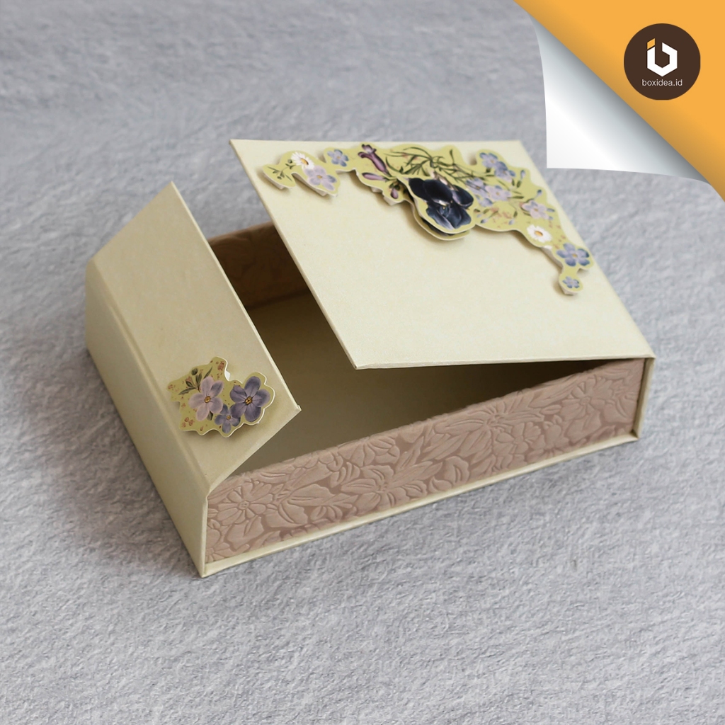 

Hard Box Custom Model Tutup Jendela | Box Pop Up Uk. 20x12,5x5 cm | Box Hampers/Lebaran/Packaging