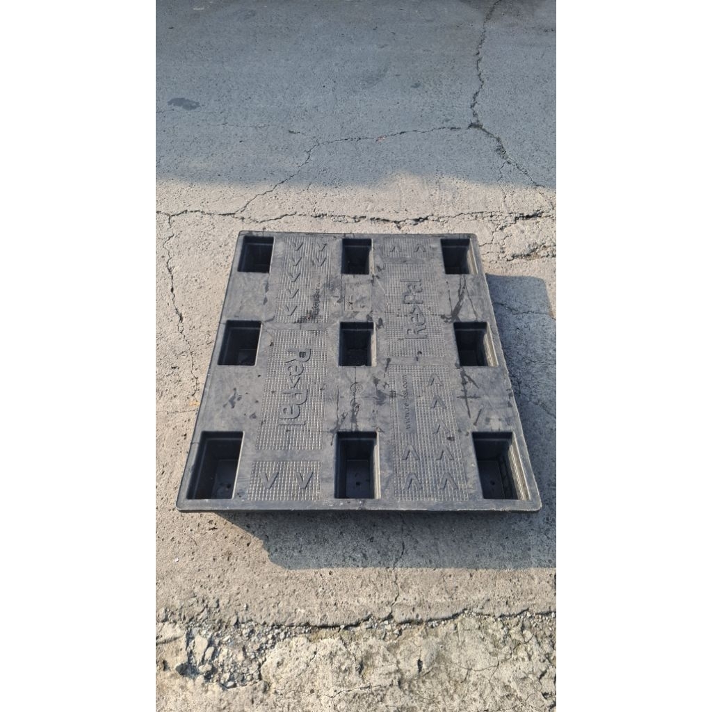 

Palet plastik bekas berkualitas Uk 120x100x14cm Repal(Flat)