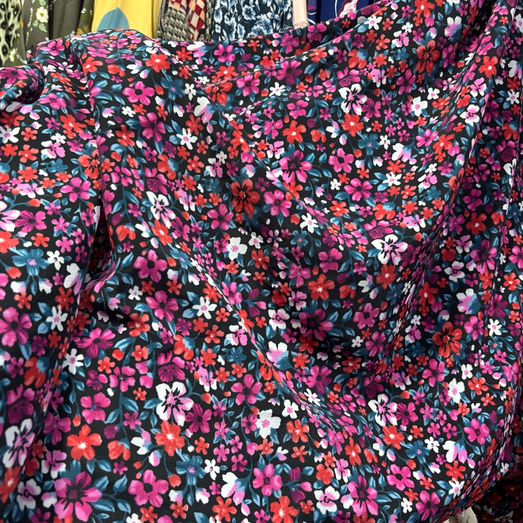 Kain Wolpeach Premium Lembut – Kain Baju Gamis/Blouse – Motif Bunga Kecil Elegan mnd