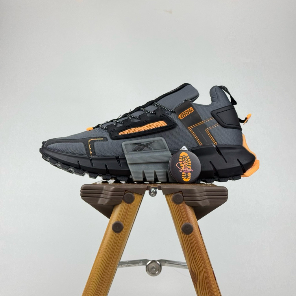 REEBOK ZIG KINETICA "GREY BLACK ORANGE"