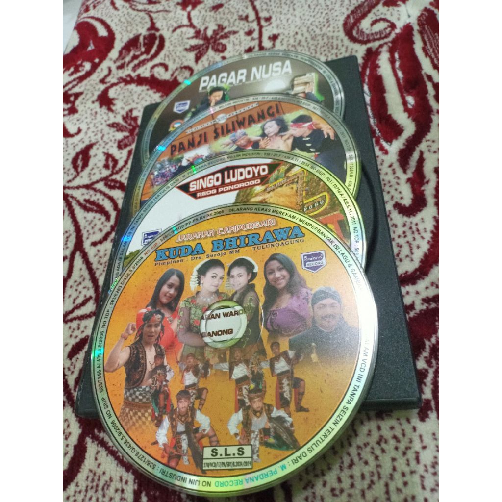 KASET VCD JARANAN KUDA BIRAWA,REOK, BANTENGAN,PENCAK SILAT,TANPA COFER BONUS BOX