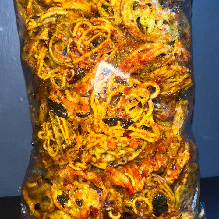 

Kerupuk Sebring Mie Kuning Pedas Daun Jeruk Cikruh 1kg - Cemilan Pedas