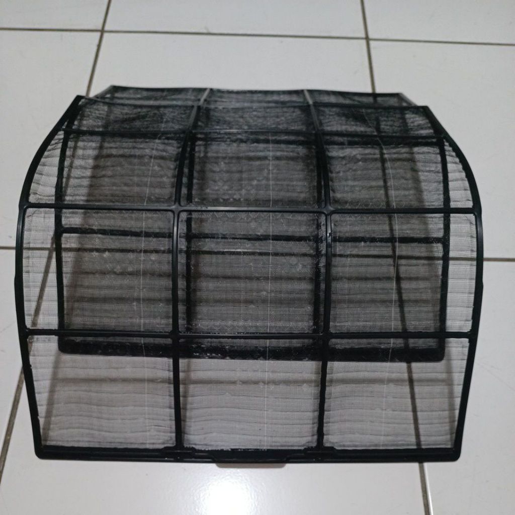 SARINGAN/FILTER UDARA AC DAIKIN 1/2SD1 PK TIPE FTC THAILAND BEKAS ORI SEPASANG