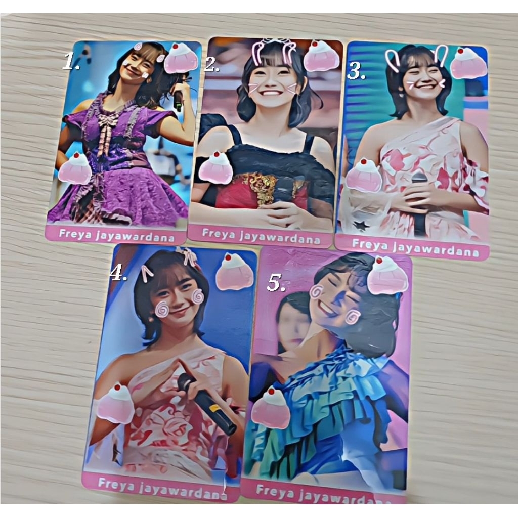 Photocard Freya (read desk)