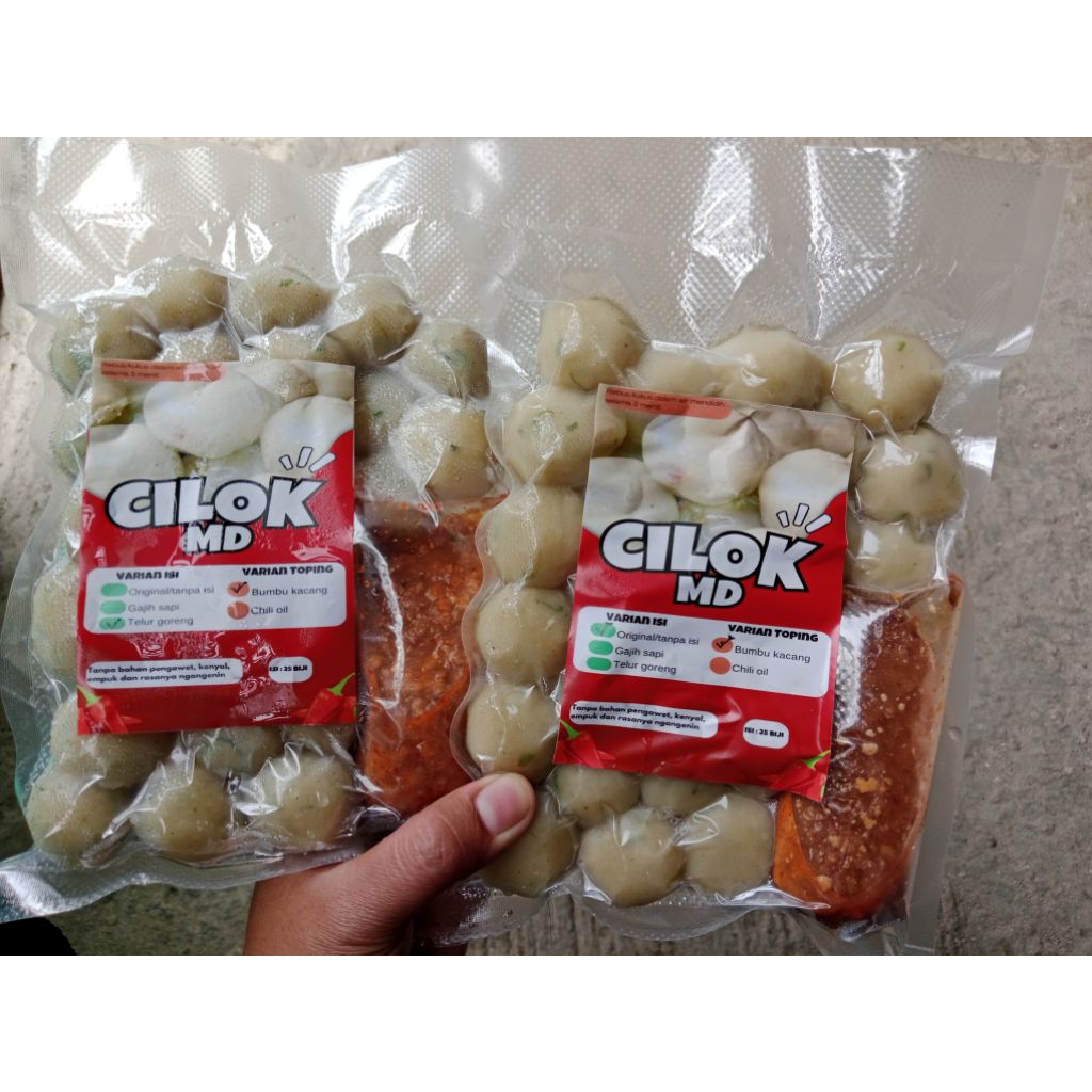 

Cilok isi telur, cilok jando toping bumbu kacang, chili oil