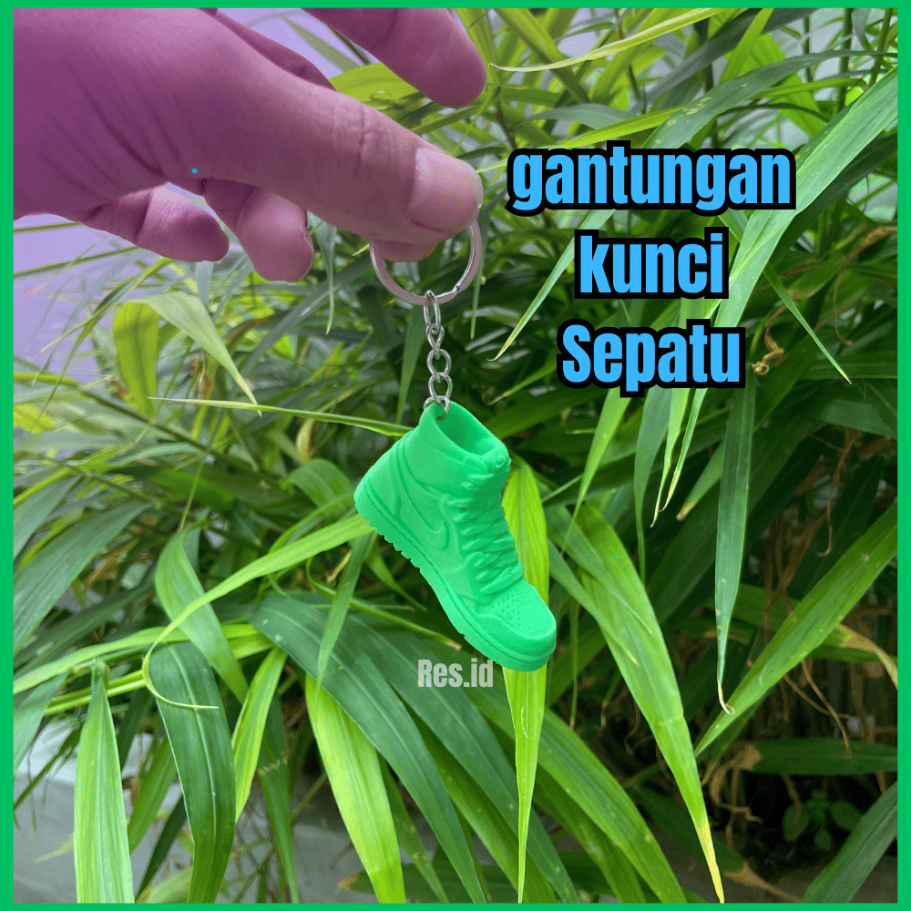 gantungan kunci sepatu dior original