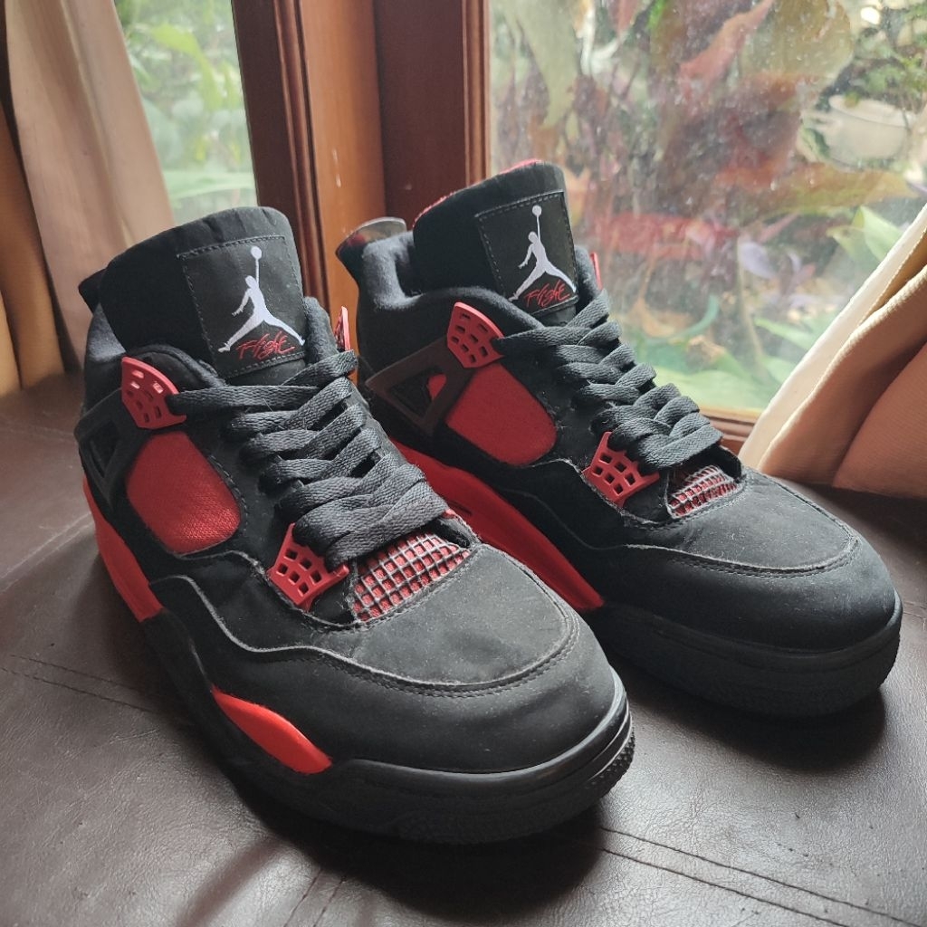Sepatu Basket Jordan 4 (Second)