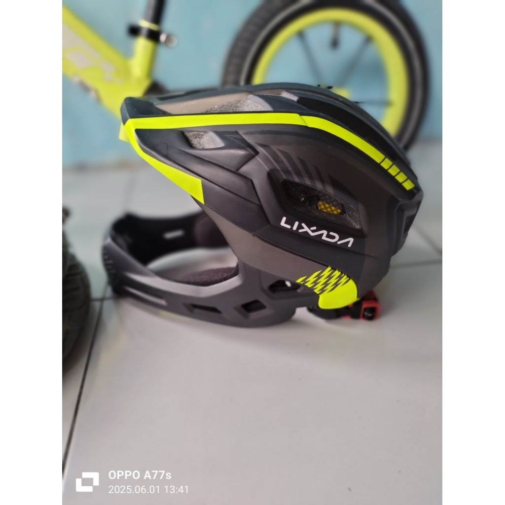 helm pushbike second