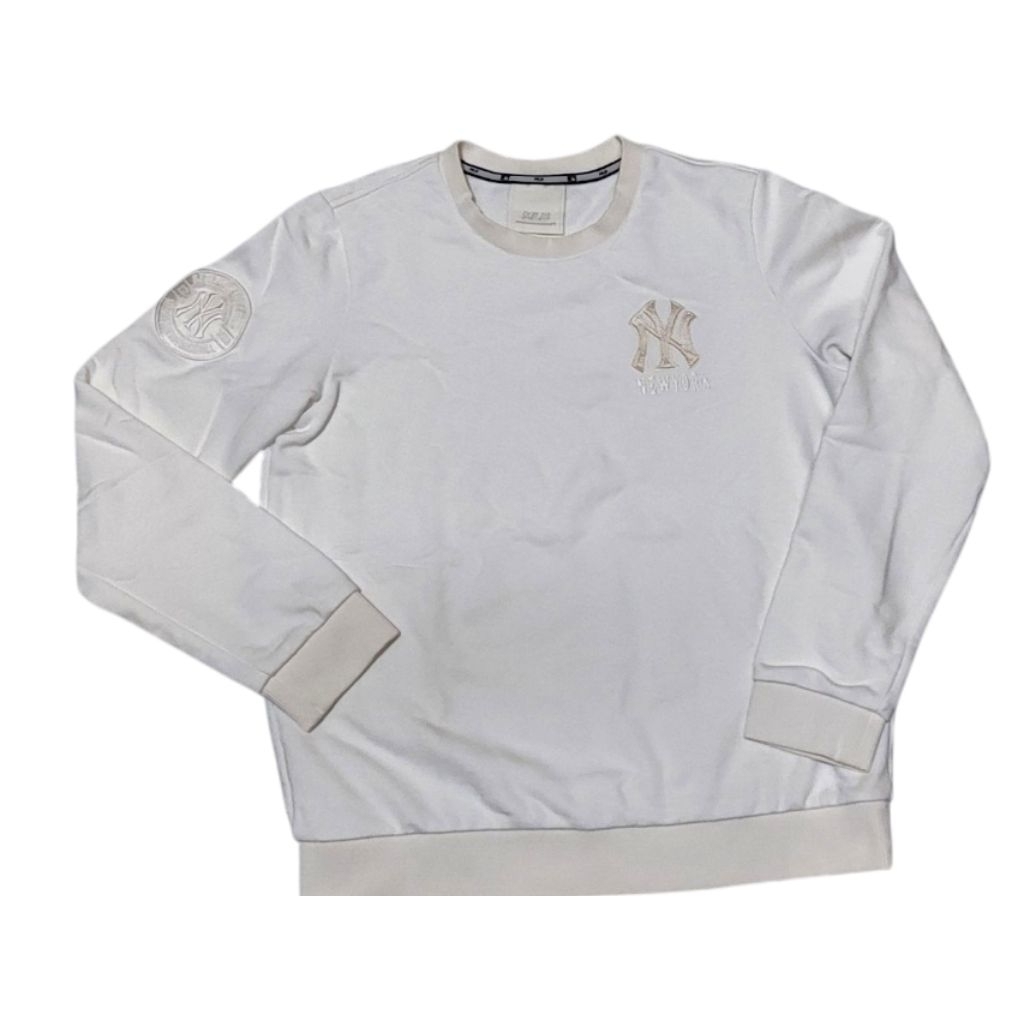 MLB CN White on white