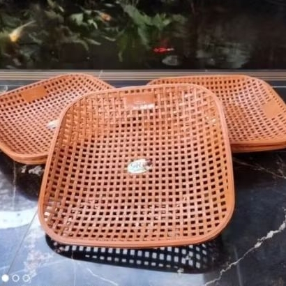 Piring Plastik Kotak Motif Rotan-1Pcs